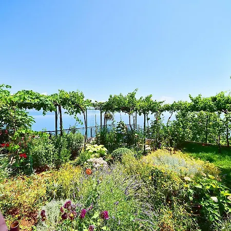 Appartamento Laurus-2 By Interhome