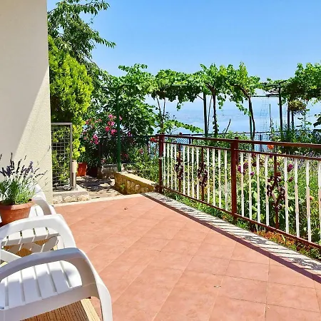 Appartamento Laurus-2 By Interhome *