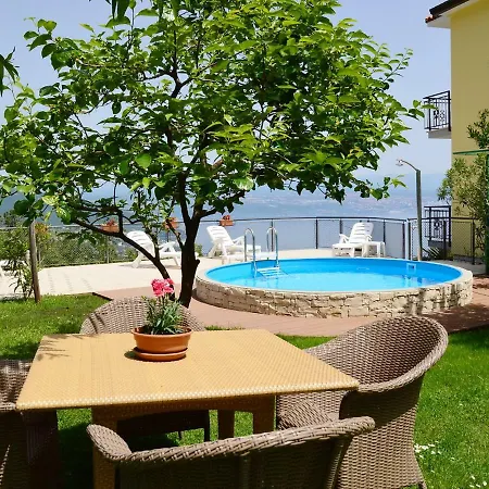 Laurus-2 By Interhome Appartamento