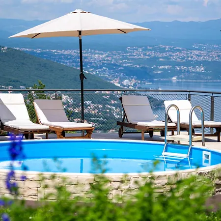 Laurus-2 By Interhome Apartmán *