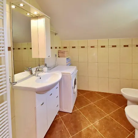 Laurus-2 By Interhome